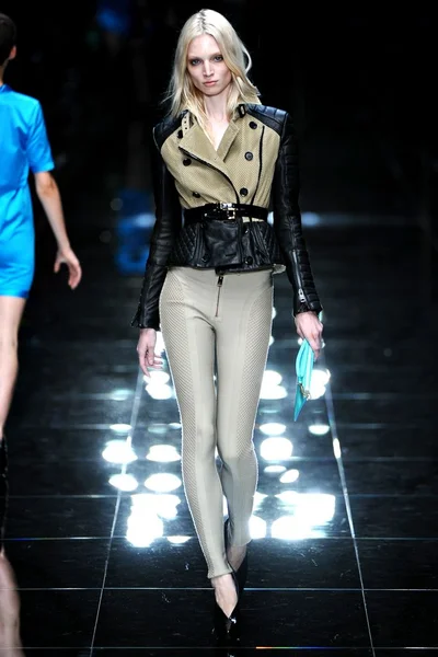 Look 5
